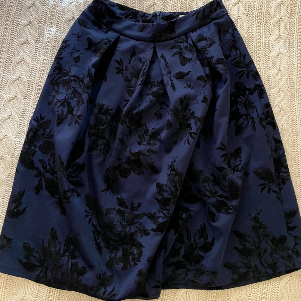 Mystic dark blue skirt w/ black velvet floral